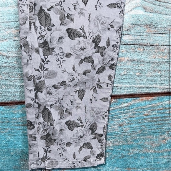 J Brand Cropped Jeans 27 Heaven Mini Floral Capri Style Denim Grey Skinny - Picture 4 of 10